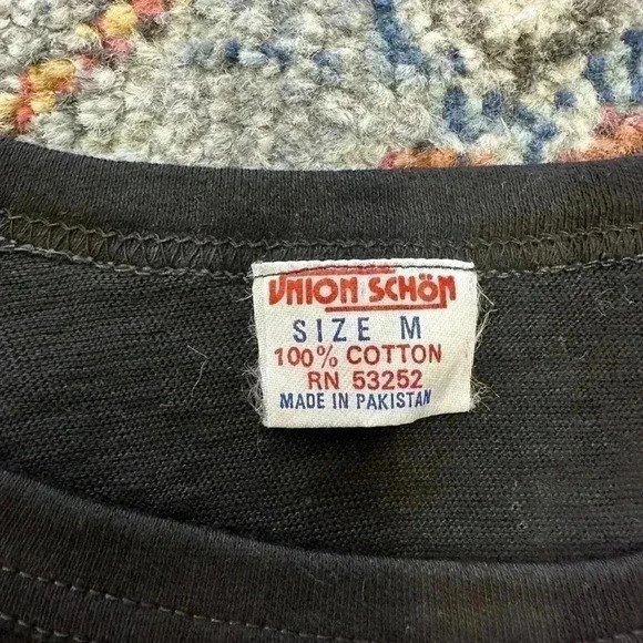 Vintage 1970s Elvis Presley Memorial  T-shirt Large - Picture 3 of 5